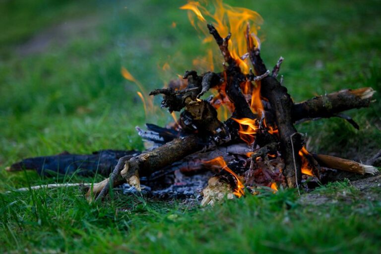 stay warm while camping